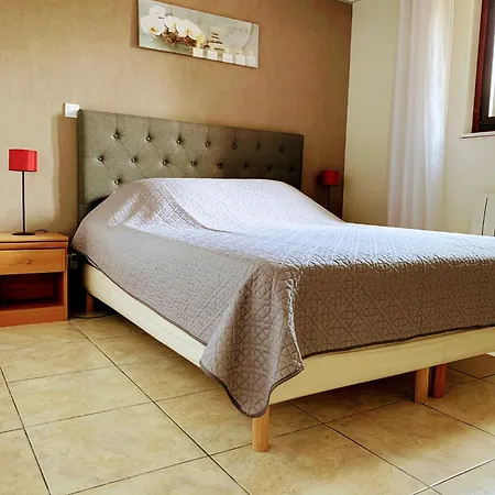 Apartment Les Laurieres
